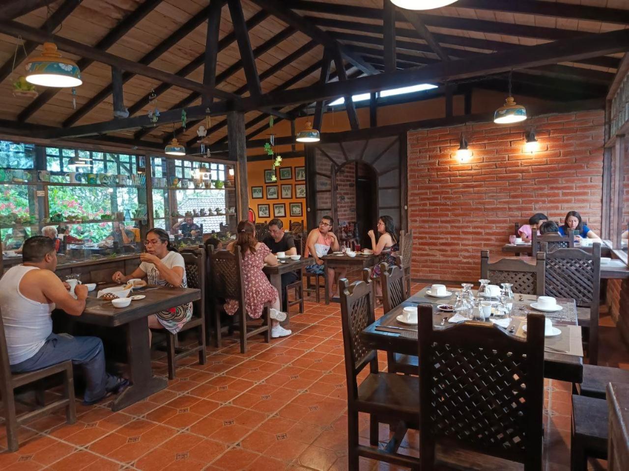 Hosteria Sapos Y Ranas Milpe 외부 사진